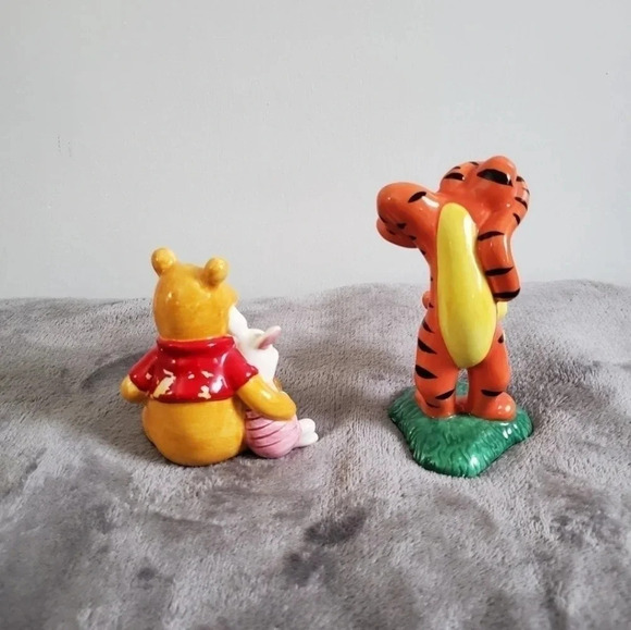 Disney Store Winnie the Pooh & Tigger Figurines - Picture 2 of 3